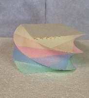 TÉPŐTÖMB 9,5*9,5 CM CSAVART PASZTELL NYOMELL