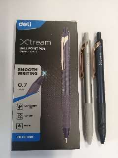 GOLYÓSTOLL DELI XTREAM, 0,7 MM, NYOMÓGOMBOS, KÉK ÍRÁS