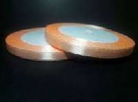 SZATÉN SZALAG, 6 MM-ES, KB.22 MÉTER, BARACK