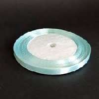 SZATÉN SZALAG, 6 MM-ES, KB.22 MÉTER, JÉGKÉK